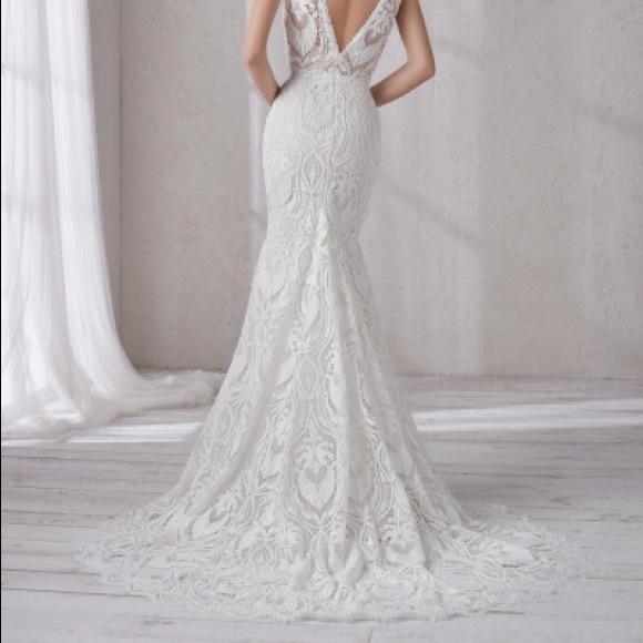 Never worn Pronovias wedding gown - Picture 2 of 6